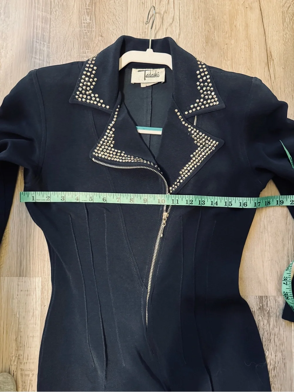Vintage Tadashi Shoji fitted jumpsuit in deep navy blue, sz-M embodying iconic